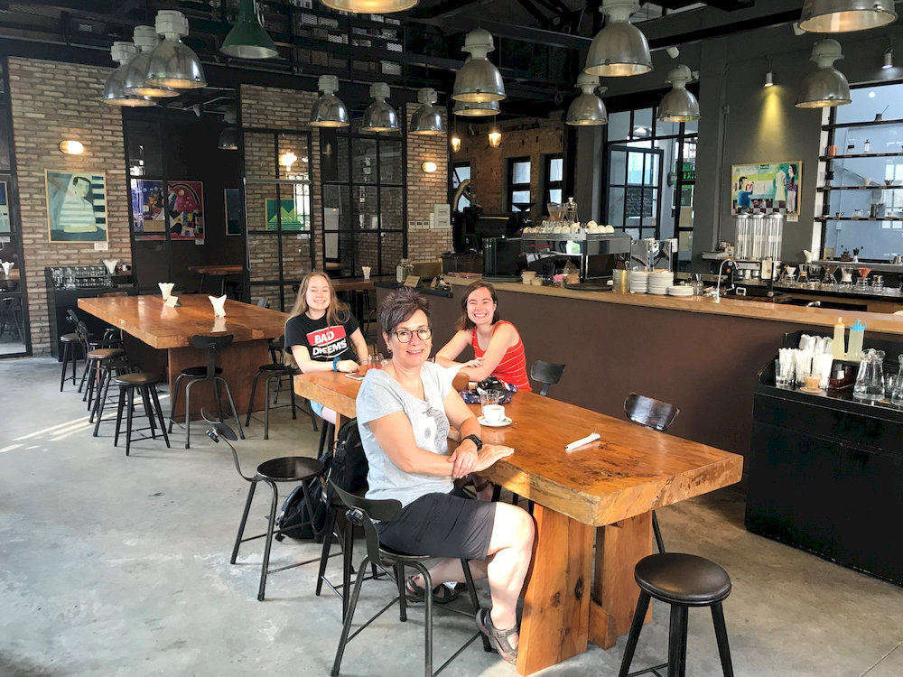 The Workshop Coffee is an ideal spot for gathering with friends or studying in a quiet atmosphere